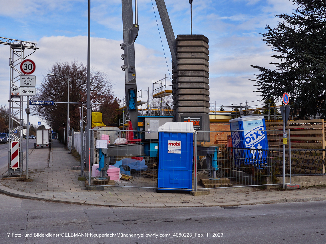 11.02.2023 - Baustelle Niederalmstraße 16 in Neuperlach